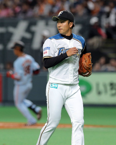 日本ハム・斎藤佑樹、エラーも絡み２回４失点