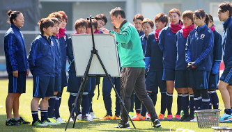 崖っ縁なでしこに“澤さん魂”注入！温かい言葉に宮間が涙