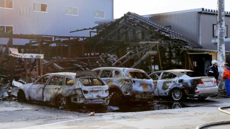 横浜と富山で住宅火災、計５遺体発見 身元確認急ぐ