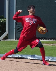 上原、納得の44球 打撃練習に初登板「打者が立てば全然違う」