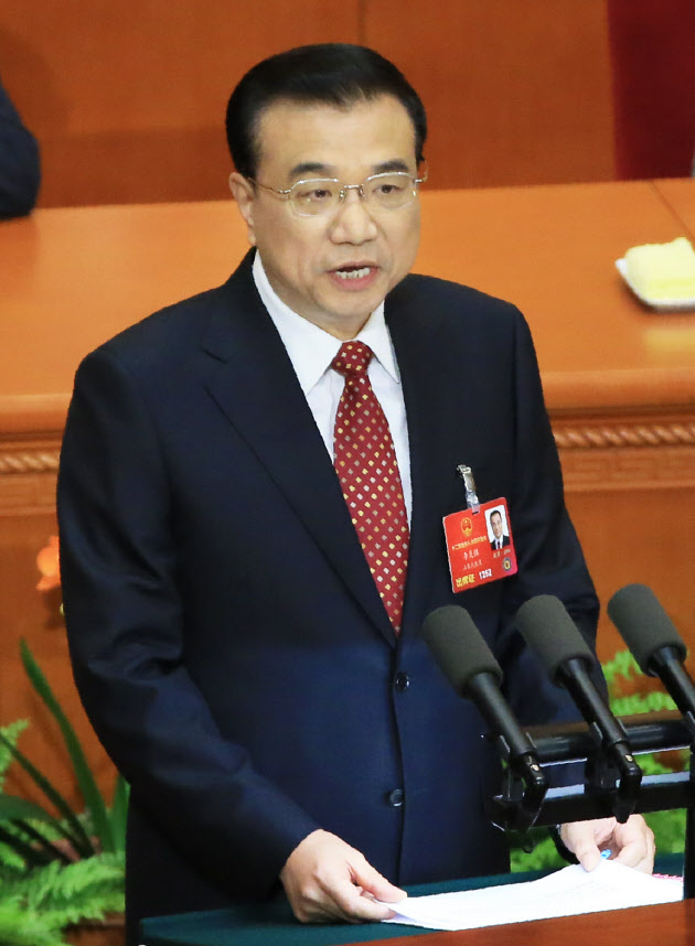 中国、年6.5%以上の成長めざす 全人代開幕