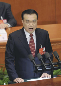 全人代開幕 成長「6.5%以上」 5カ年計画、目標引き下げ 16年国防費7.6%増