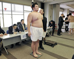 石橋、小柳ら４６人が受検＝大相撲新弟子検査