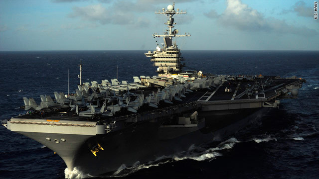 米空母が南シナ海で監視活動