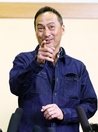 渡辺謙が渡米 胃がんから復帰「もう一回気合を入れ直す」