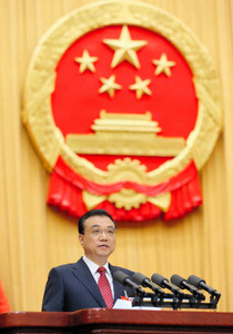 中国全人代 成長維持は不透明 ２１年ぶり目標に幅