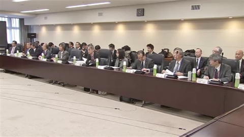 貸し切りバスに義務化 国交省方針