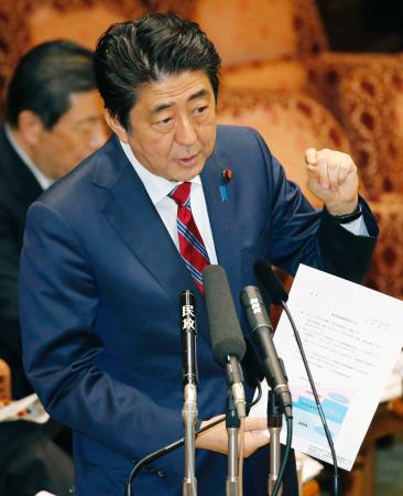 消費増税延期 首相、直前でも判断 参院予算委