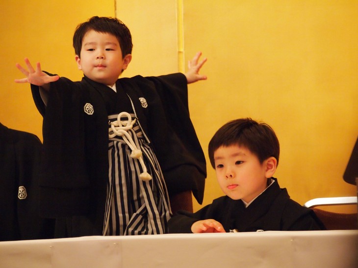 来年2月、中村勘九郎の長男・七緒八と次男・哲之「門出二人桃太郎」で初舞台