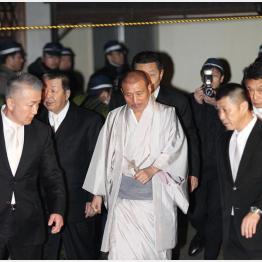 発砲事件で近くの柳河小、警察官ら登校見守り 茨城