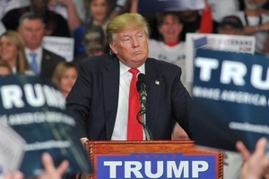 トランプ氏の「壁」建設案、メキシコ大統領が拒否