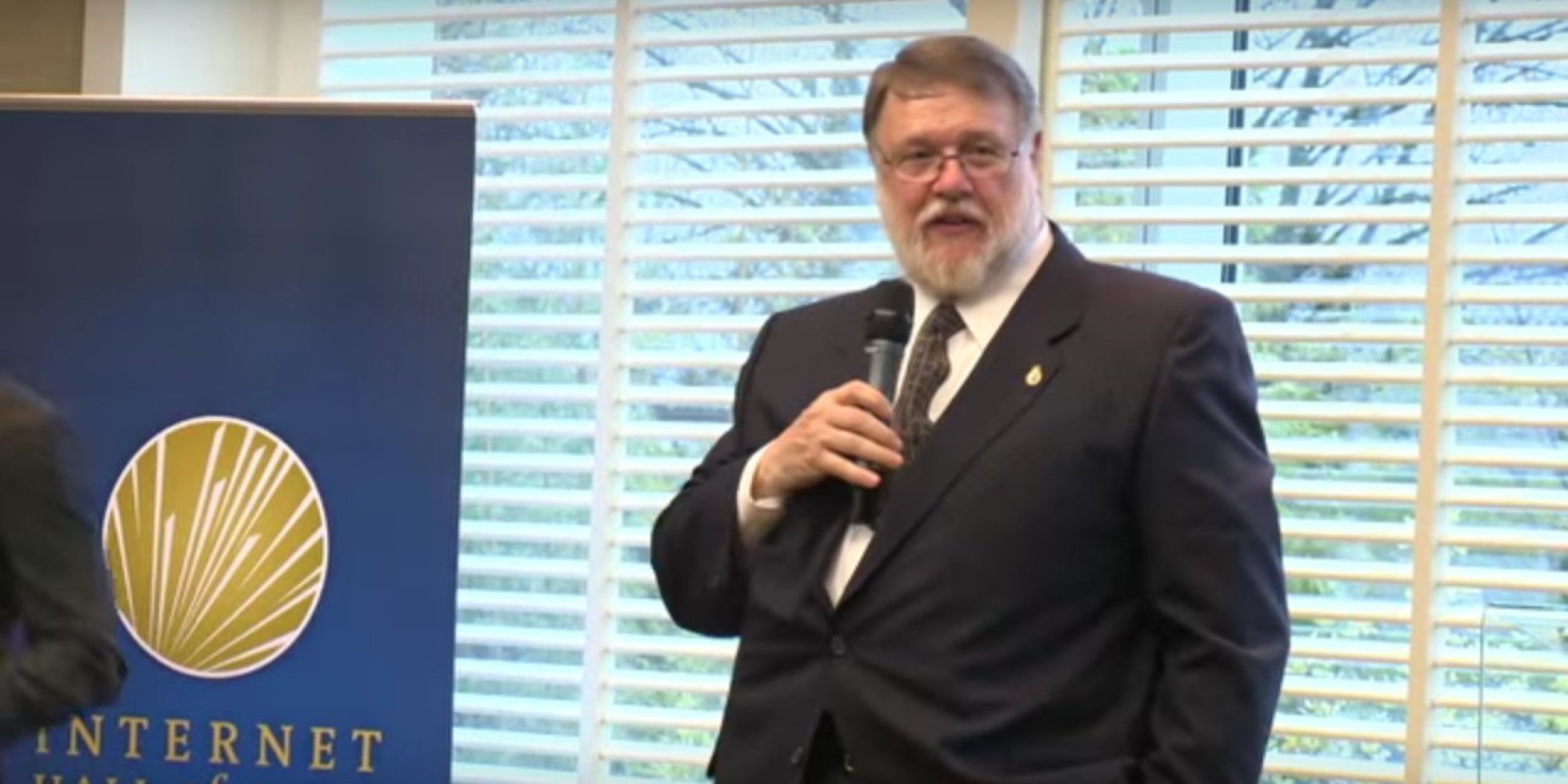 メールアドレスの「@」を決めたレイ・トムリンソンさん、74歳で死去