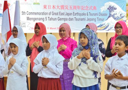 インド洋大津波の被災地でも追悼 共に復興を