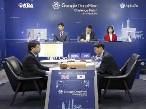 囲碁の人工知能が３連勝、最強棋士との対決制す 2016年03月12日 21時36分