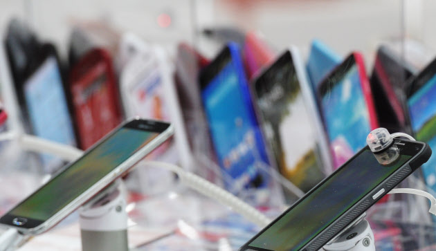 解約違約金なしプラン検討 2年縛り改善 基本料金は割高に