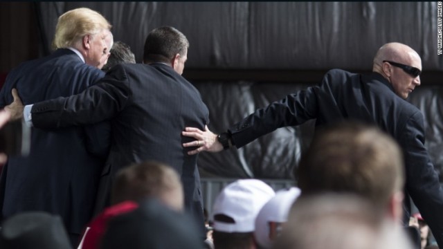 デモで集会中止、「サンダース氏のせい」 トランプ氏が非難