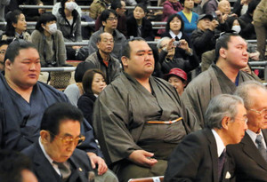 琴奨菊「いい流れが来ると思う」綱とりへ白星発進