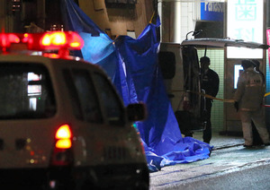 飲食店で男性が撃たれ負傷、拳銃持った男を逮捕 福岡