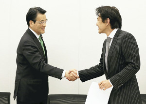 民維新党名は「民進党」…世論調査で支持上回る 2016年03月14日 21時38分