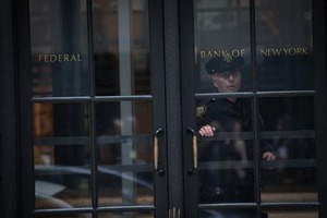 バングラ中銀総裁が辞任、ハッカーによる8100万ドル盗難で引責