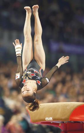 体操のW杯個人総合、寺本が4位