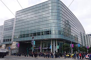 PC一体型HMDも登場。“VRに本気”のAMDが示す「スマホの次は没入感の時代」