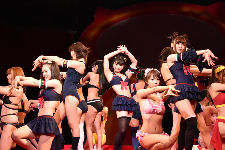 水着だらけのハレンチ舞台を照れずに凝視せよ！「熱いぞ！猫ヶ谷!!」開幕
