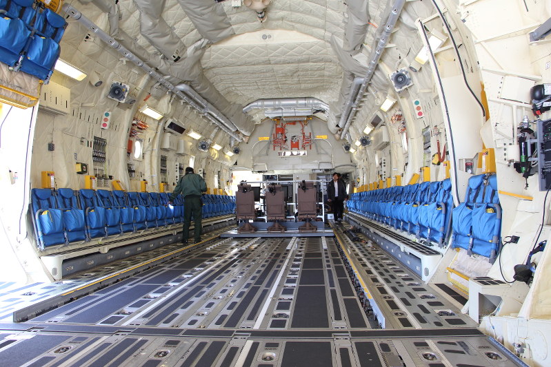 次期輸送機のC2 内部を報道公開