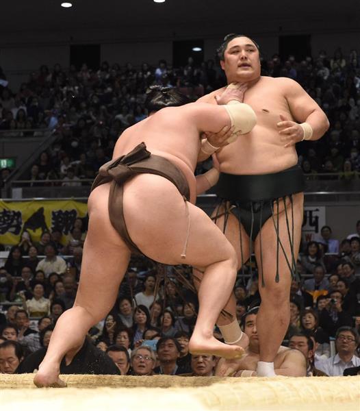 白鵬またもダメ押し…理事長苦言も悪びれる様子なし