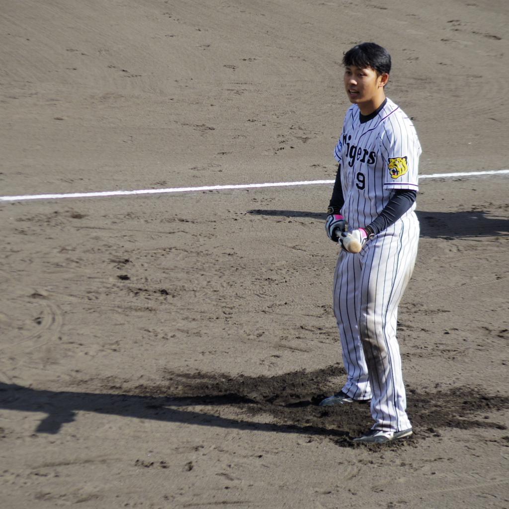 阪神高山故郷で初３安打、原点ミートでスタメンだ