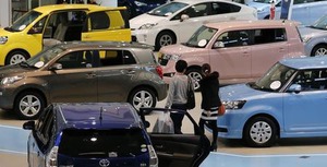 16年度の国内新車需要予測6.5%増、消費増税前駆け込みも=自工会
