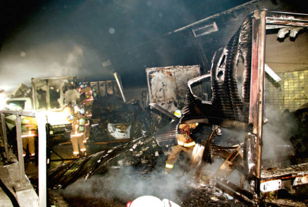 トラック減速の形跡なし 山陽道事故