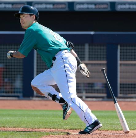 青木が６試合連続安打 イチロー２打数１安打