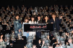 人気声優・宮野真守、出てないのに舞台あいさつ登場「なんでここにいるんだ？」