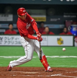 広島・新井、オープン戦３号の満塁弾