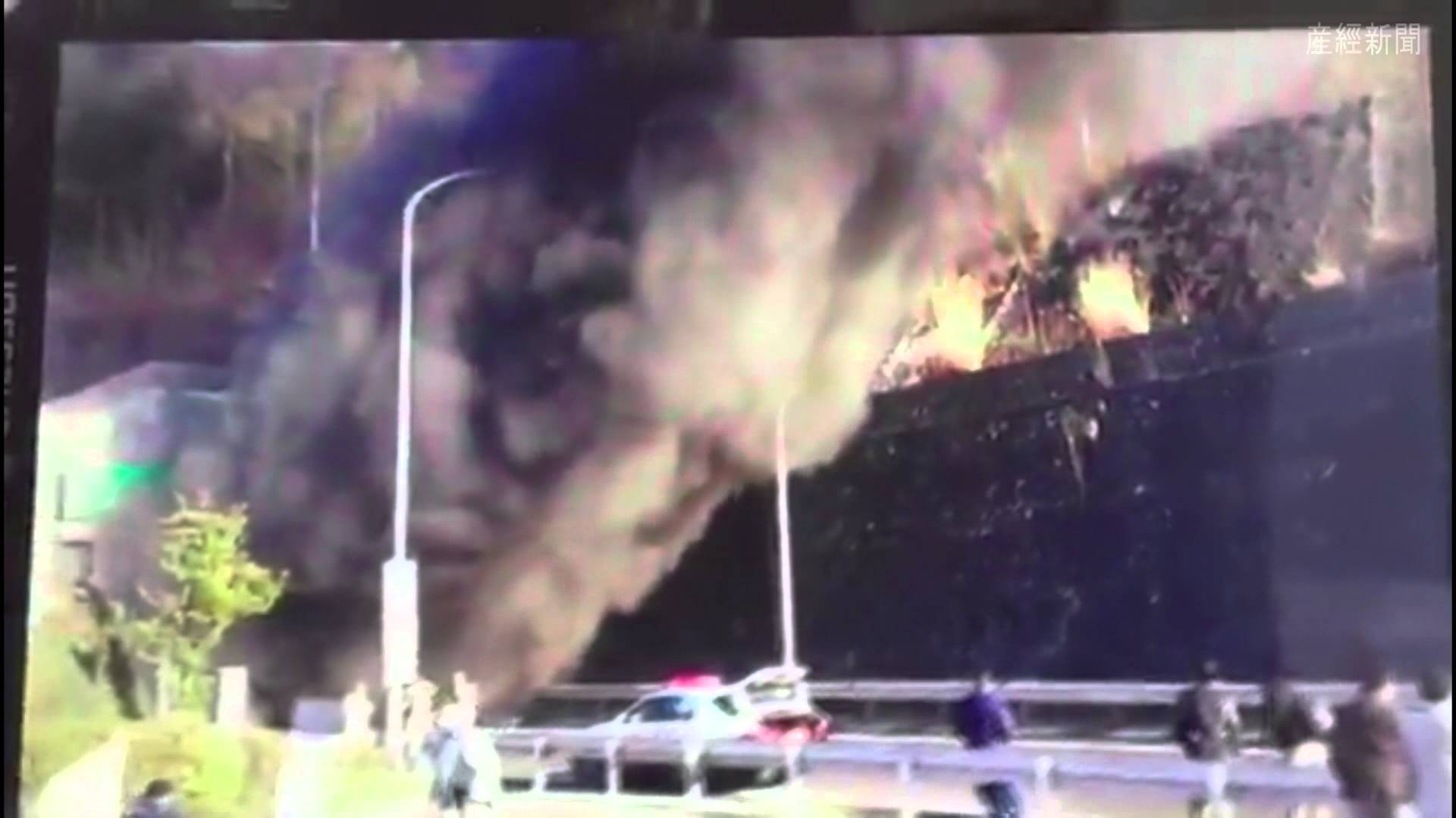 右側車線渋滞なし 進路変更せず追突