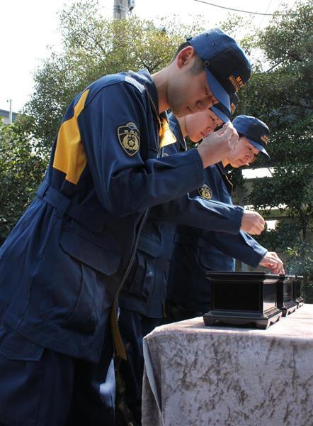 警視庁が警察犬慰霊祭 犯罪捜査や災害救助に貢献 板橋の動物霊園で