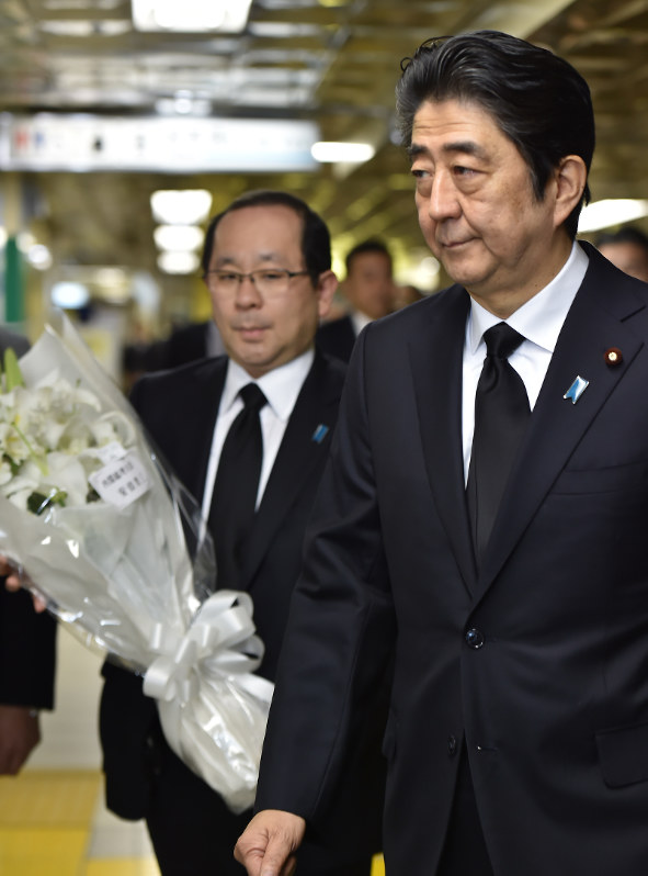 地下鉄サリン２１年:怒り、あの日のまま 遺族らが献花