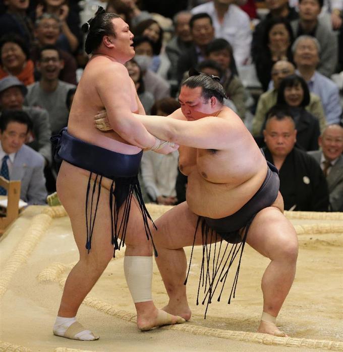 稀勢の里、油断なく単独トップ