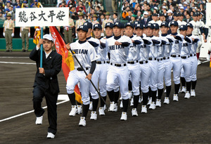 龍谷大平安、打線爆発で名門対決に勝利 橋本＆岡田が２者連続弾