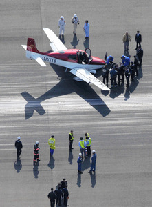 鹿児島空港で小型機が前脚損傷 立ち往生で６０便欠航