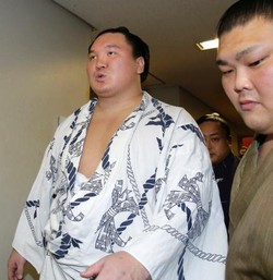 二所ノ関親方「朝に言われバタバタ」井筒親方の代行