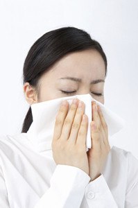 花粉症対策は「市販薬派」が多い? - 病院での診察未経験率が6割と判明