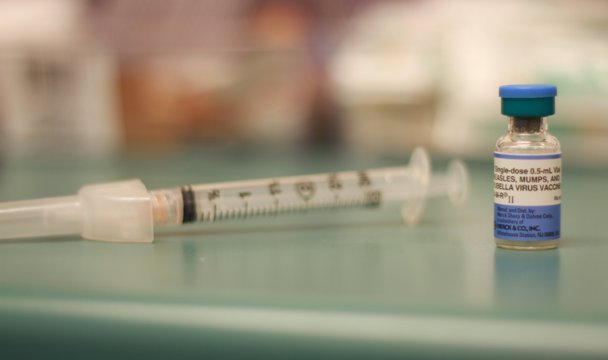 ワクチンの違法販売で３７人を逮捕 中国