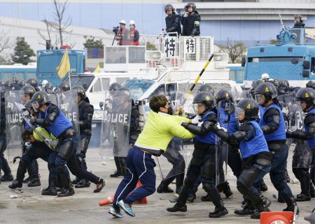 伊勢志摩サミット控え警視庁が訓練 1000人参加
