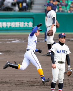 秀岳館、圧巻の本塁打３発