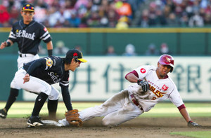 楽天オコエ初キャッチに初盗塁「よっしゃー！」