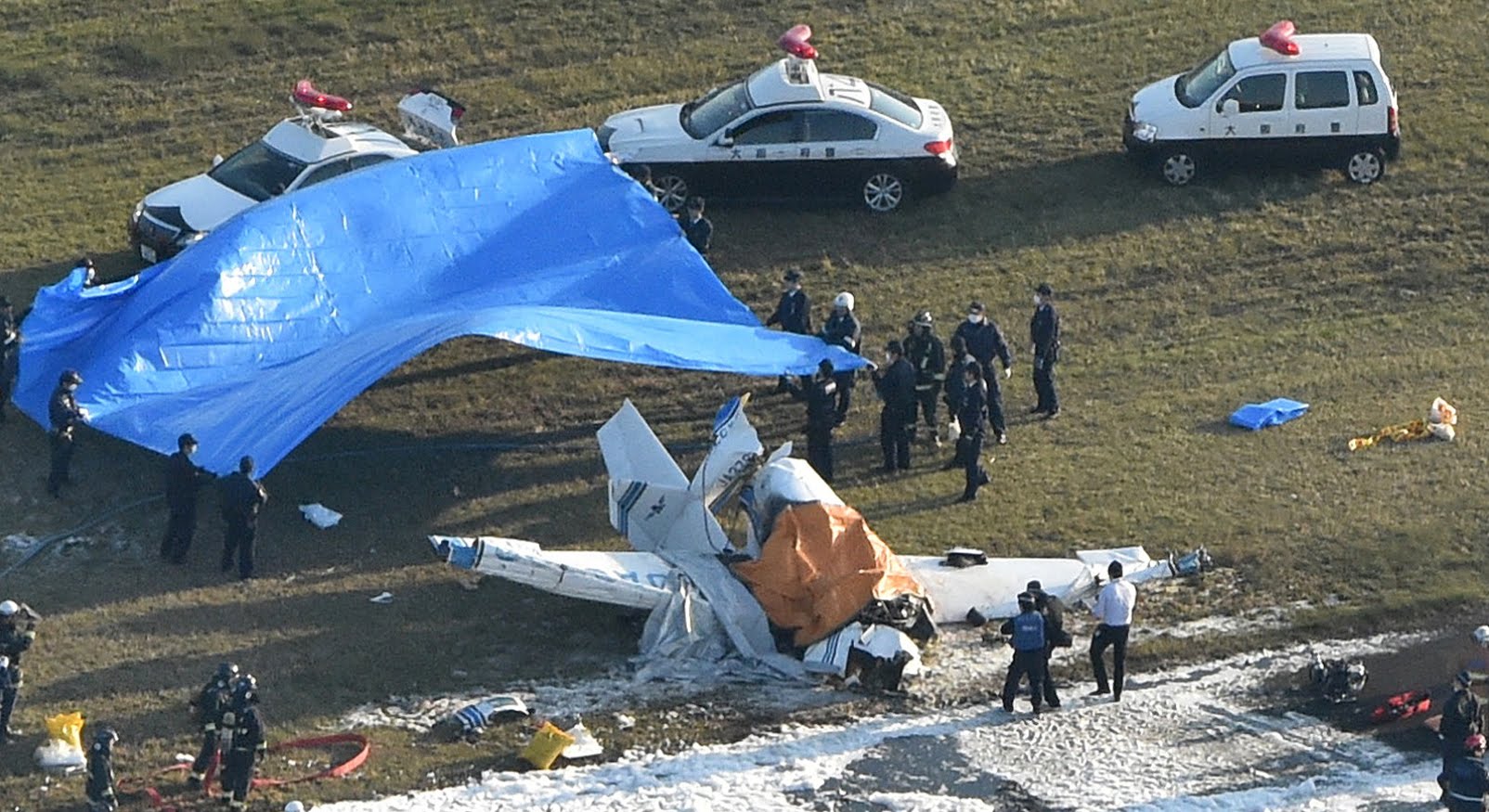 滑走路に機体衝突痕=大阪小型機墜落―運輸安全委