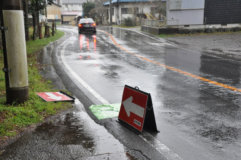 １５歳少女保護:血だらけ容疑者、足は震え「死にきれず」