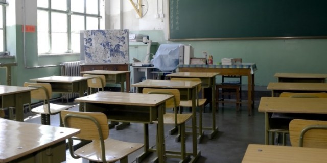 「子を２人以上」校長が任用辞退・退職へ